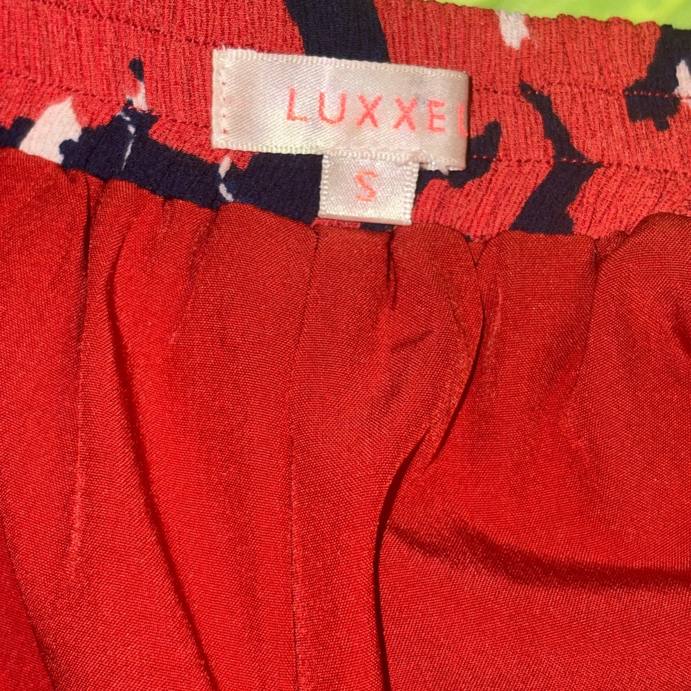 high-waisted floral print shorts large-scale red poppy flared silhouette small - Picture 7 of 9